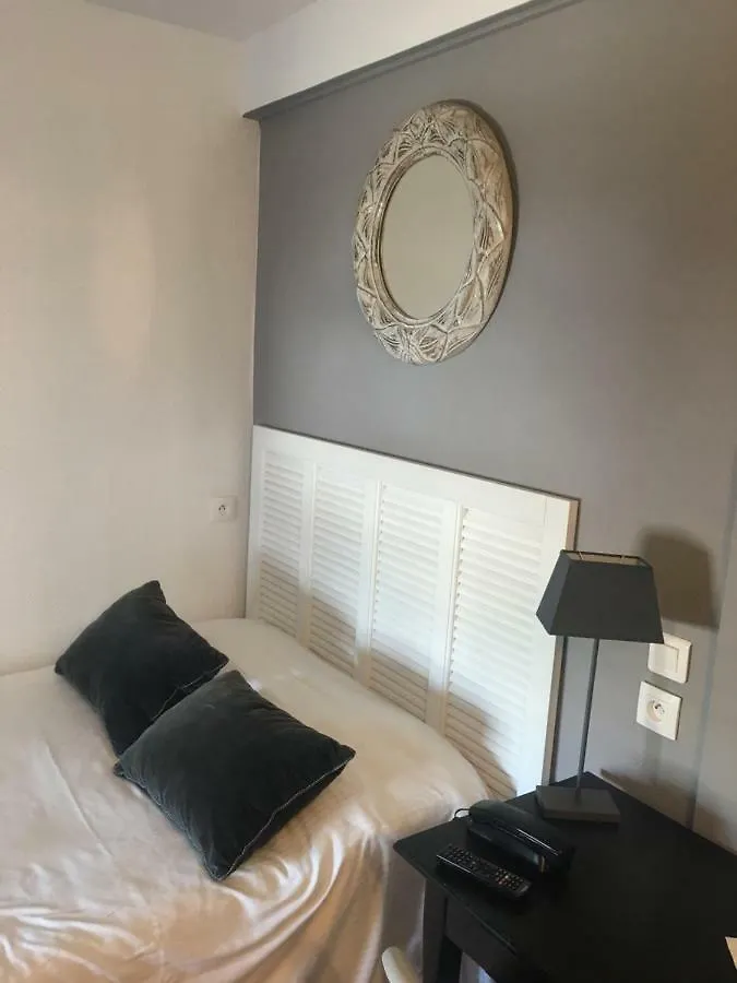 Hôtel Le Mistral Marseille 2*,